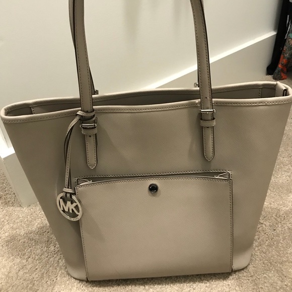 Michael Kors Handbags - Michael Kors Tote